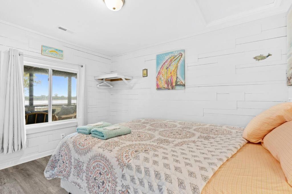 Dolphin Cove - Whole Waterfront House With Dock Villa Ocean Isle Beach Bagian luar foto