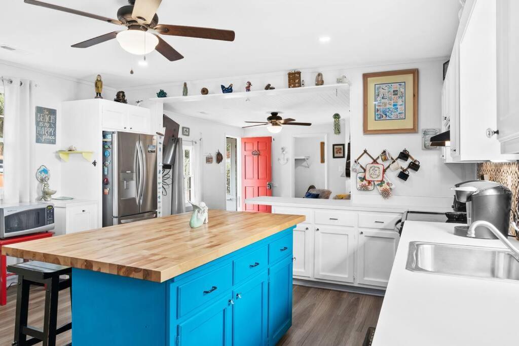 Dolphin Cove - Whole Waterfront House With Dock Villa Ocean Isle Beach Bagian luar foto