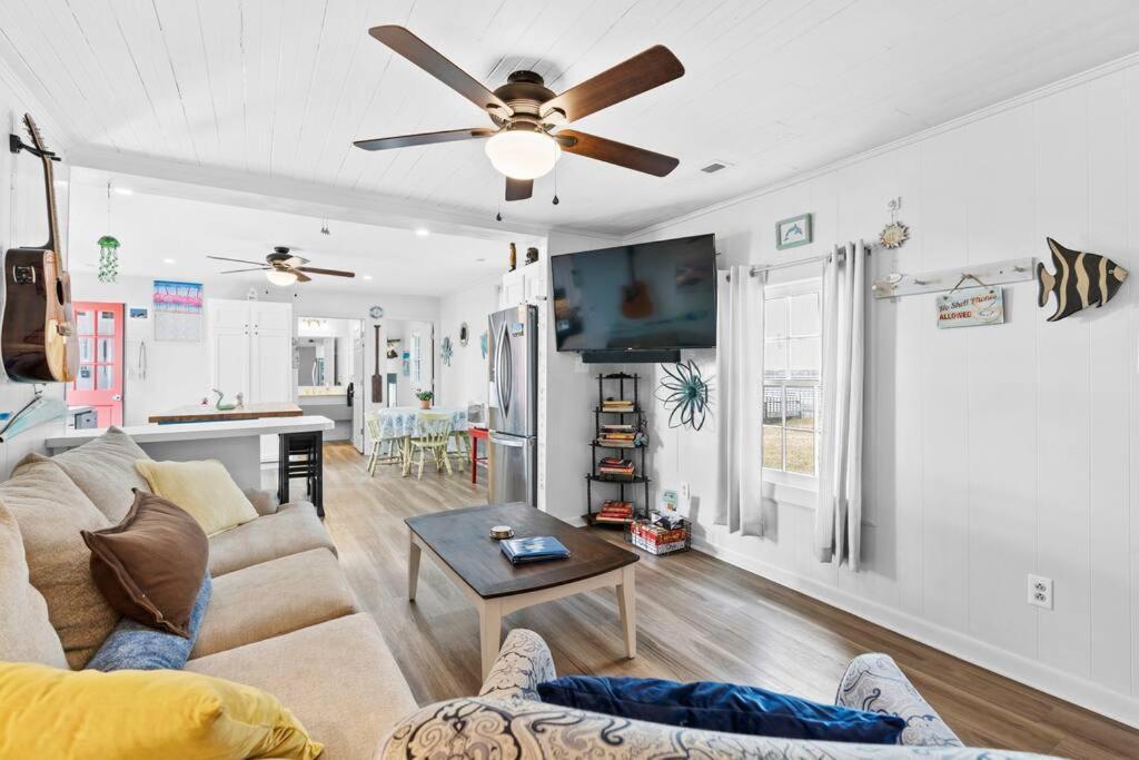 Dolphin Cove - Whole Waterfront House With Dock Villa Ocean Isle Beach Bagian luar foto